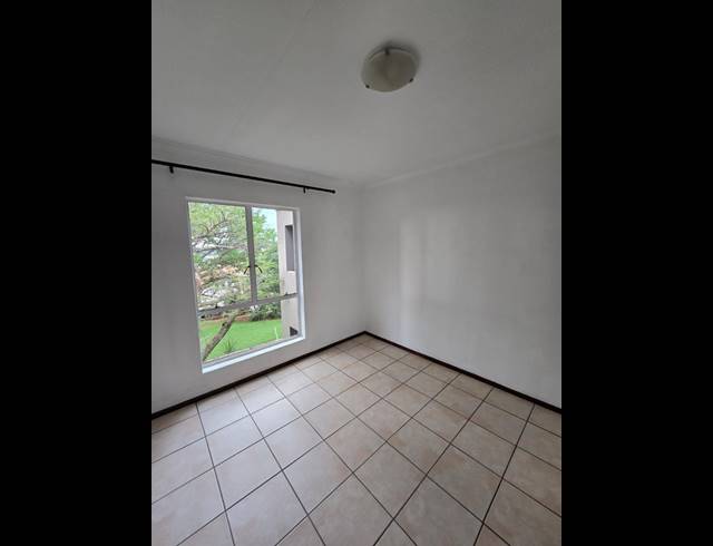 2 bed property to rent in FLORIDA HILLS